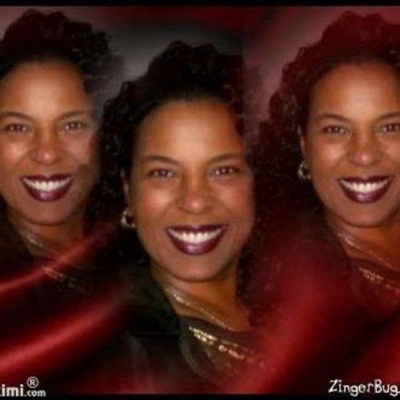 Meet your Posher, Lois - Picture 1 of 1